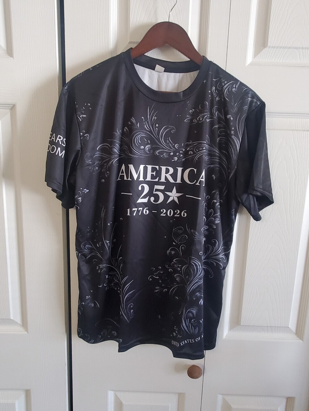 Womens Sz Xl. New In Bag. Short Sleeves. 250th   July 4th